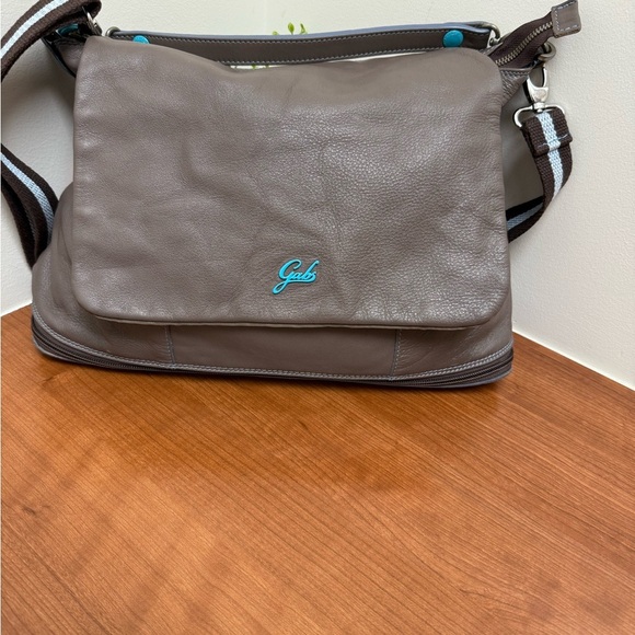 GABS Crossbody Messager Bag  Made In ITALY Gray soft  Leather EUC - Picture 2 of 16